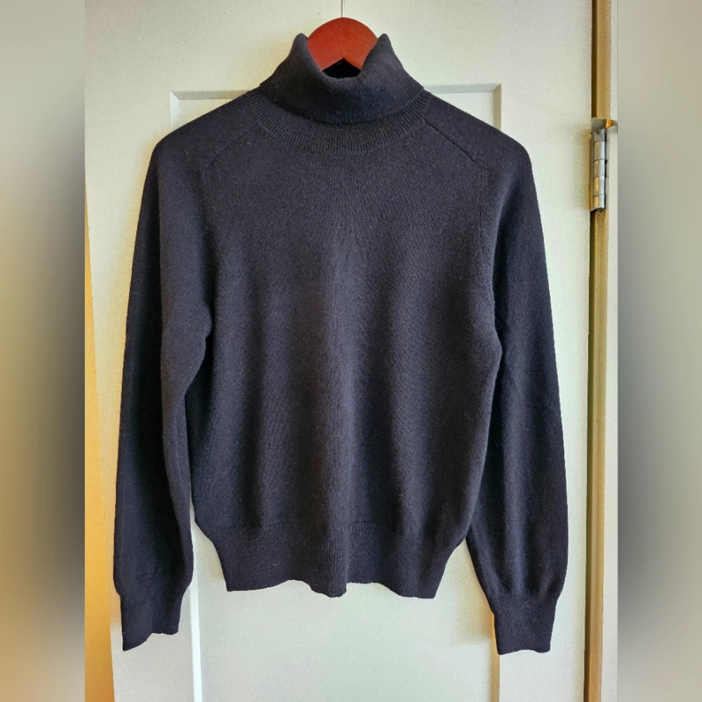 NWT Ann Taylor cashmere turtleneck, black, Size S
